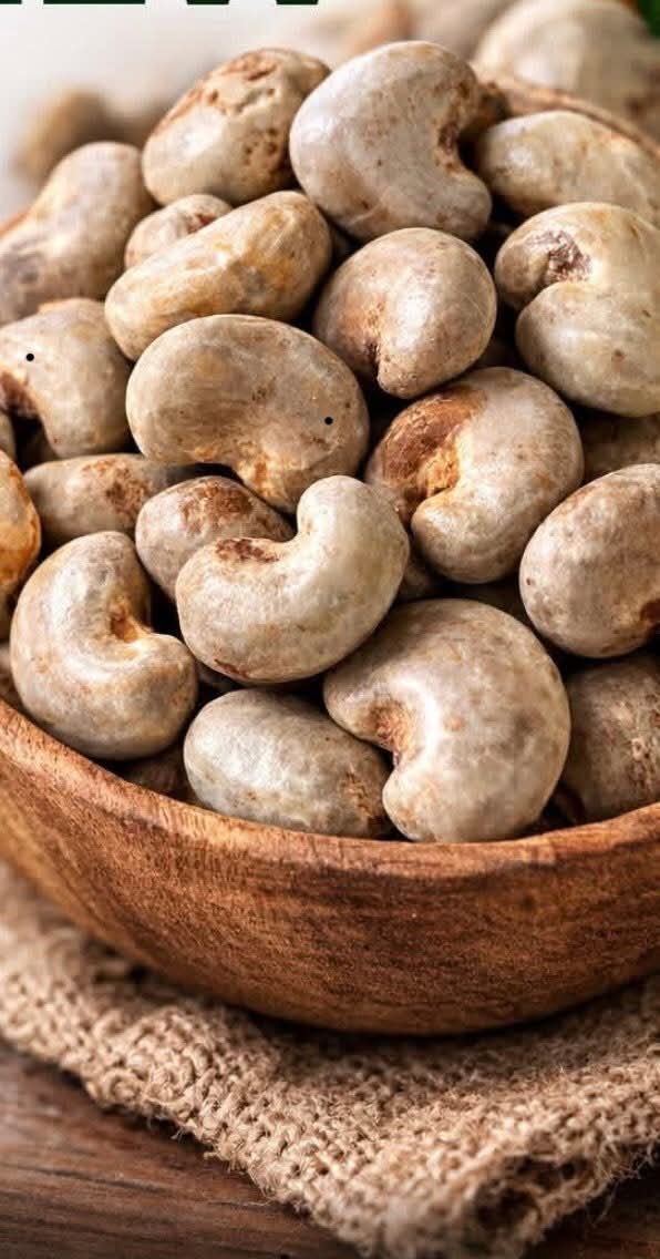 Raw cashew nuts Available