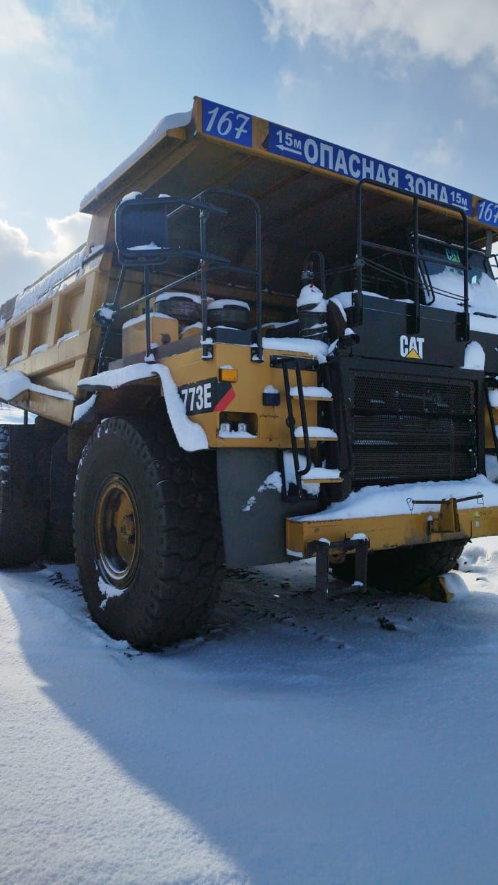 Cat 773E dump truck