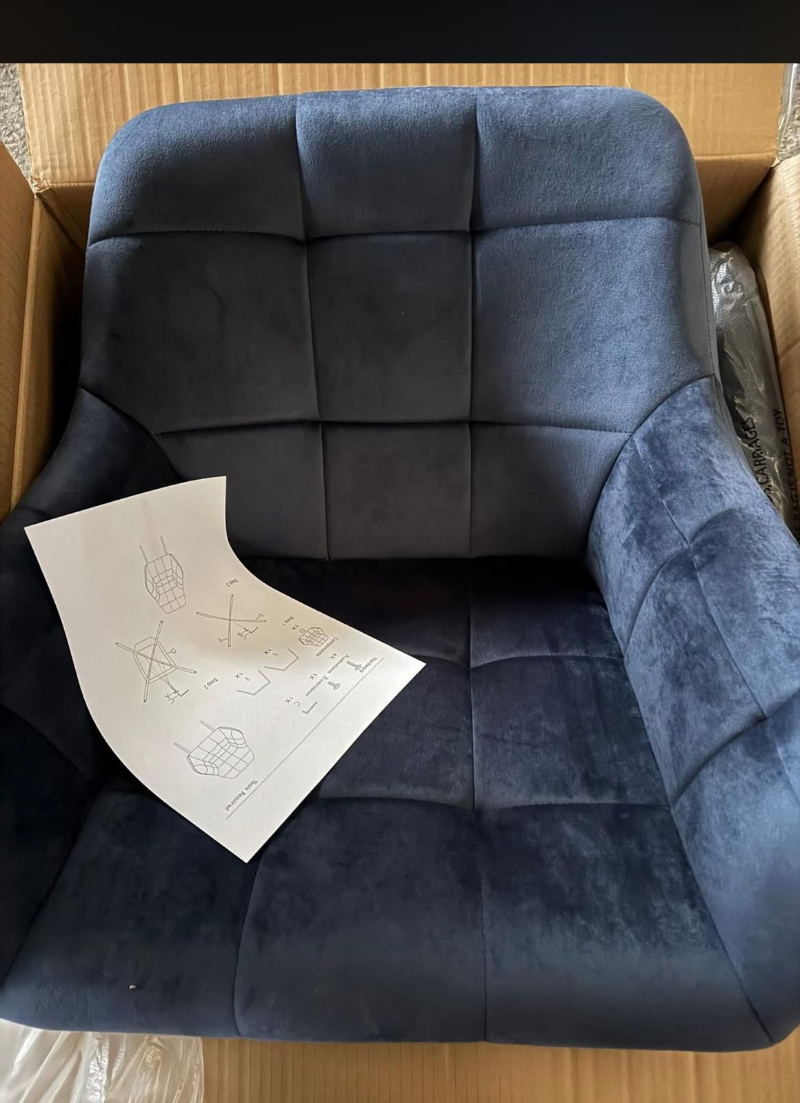 33 pallets of living room/dining room chairs - A new product